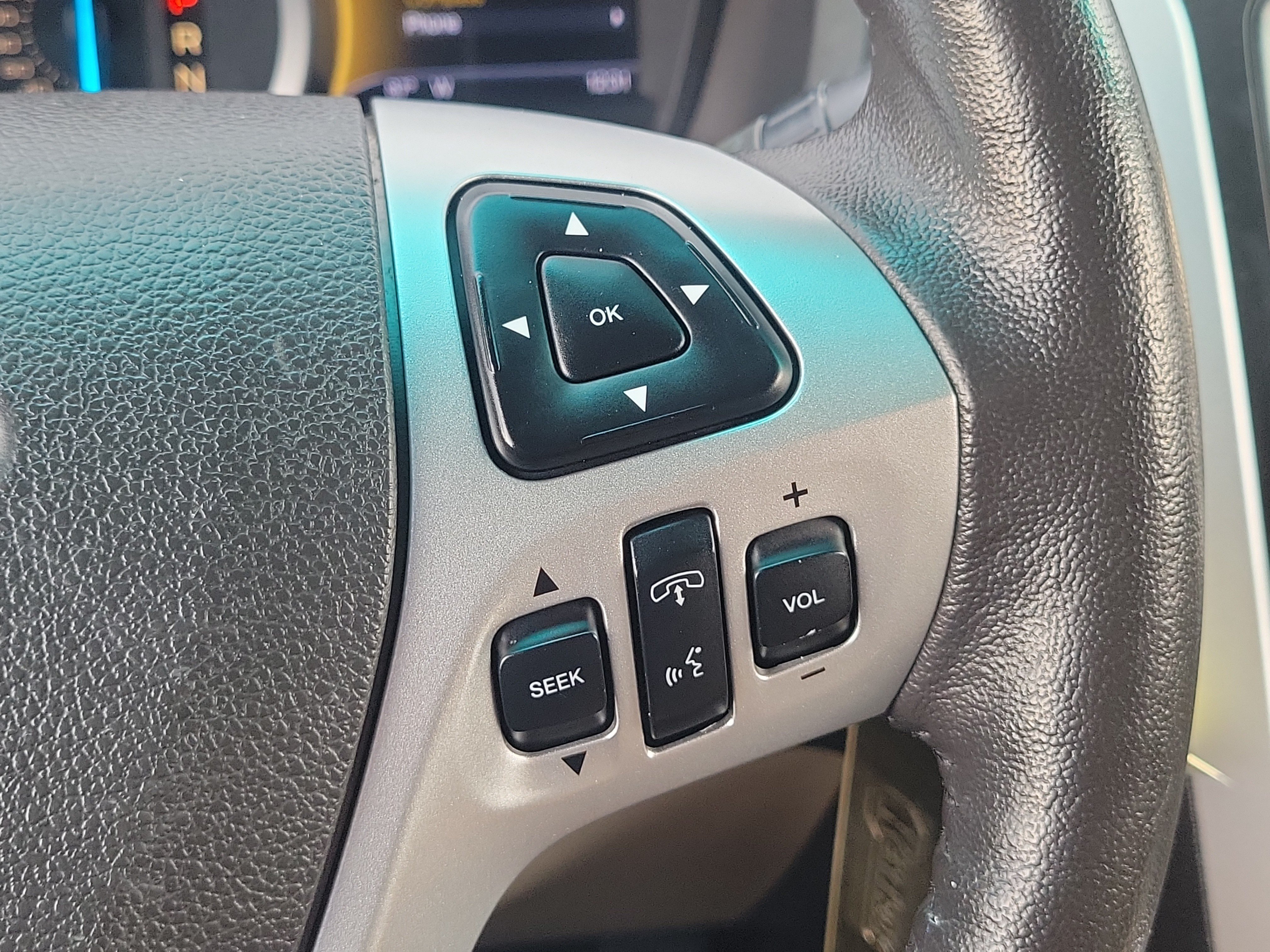 Used 2014 Ford Explorer XLT w/ Equipment Group 202A FWD image 26