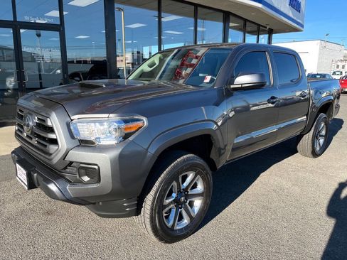 Used 2019 Toyota Tacoma SR5 image 1