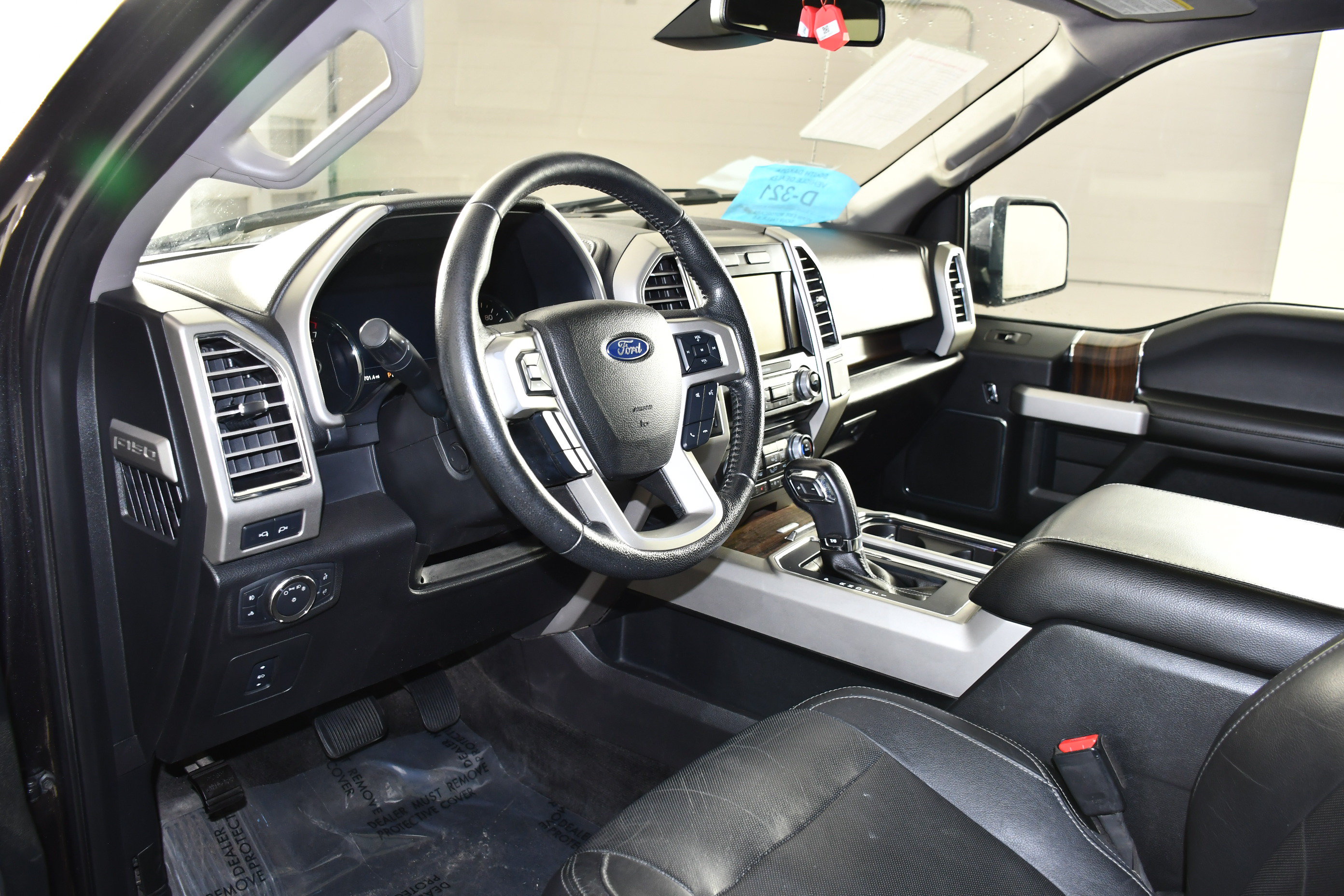 Used 2015 Ford F150 Lariat w/ Equipment Group 502A Luxury AWD/4WD image 2