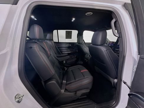 Used 2025 Chevrolet Traverse RS w/ LPO, Floor Liner Package image 31