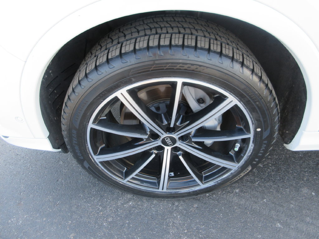 Used 2023 Audi Q7 3.0T Prestige AWD/4WD image 14