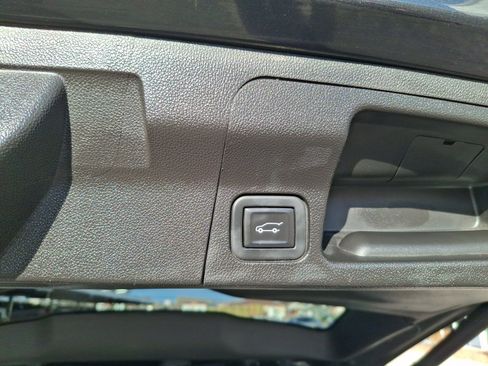 Certified 2020 GMC Acadia SLT AWD/4WD image 10
