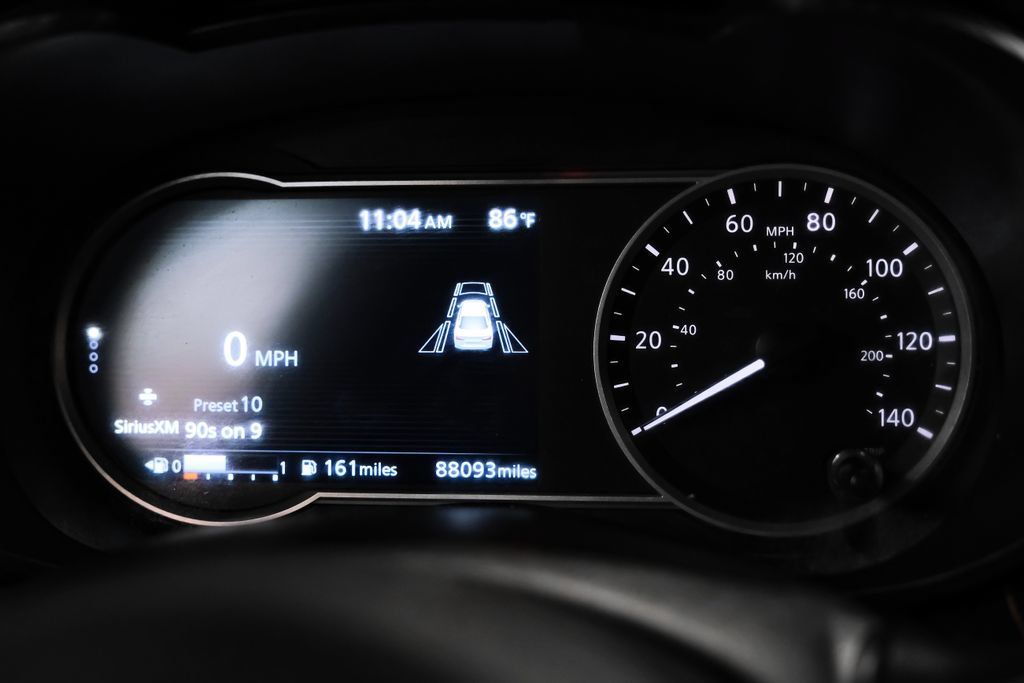 Used 2020 Nissan Versa SR FWD image 17