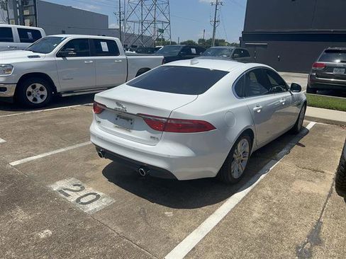 Used 2016 Jaguar XF Premium RWD image 5