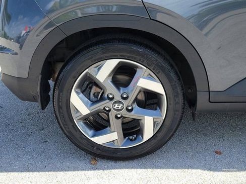 Certified 2024 Hyundai Venue SEL FWD image 5