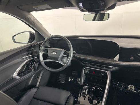 Used 2025 Audi Q5 Premium Plus w/ Premium Plus image 14