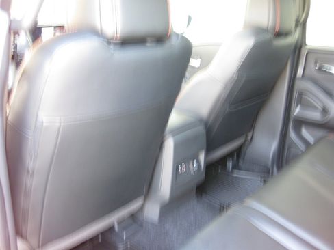 Used 2023 Nissan Frontier PRO-4X w/ Pro-4X Premium Package image 31