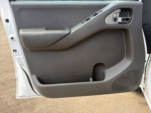 Used 2007 Nissan Frontier NISMO w/ Sunroof Pkg image 11