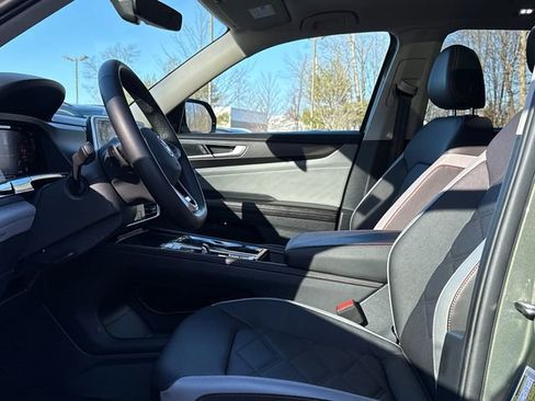 Certified 2024 Volkswagen Atlas Peak Edition SE image 12