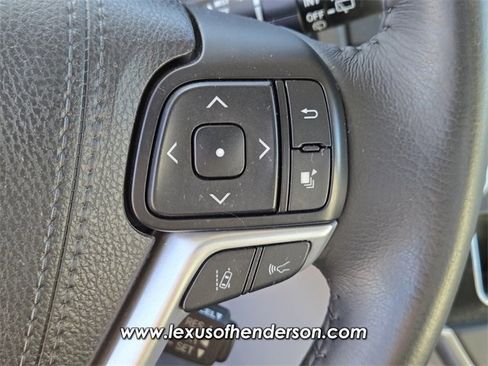 Used 2018 Toyota Sienna XLE w/ XLE Navigation Package image 29