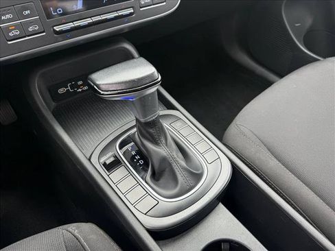 Used 2025 Hyundai Kona SEL FWD image 15