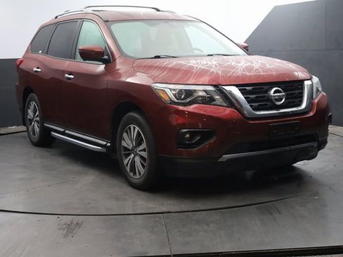 Used 2020 Nissan Pathfinder SL image 2