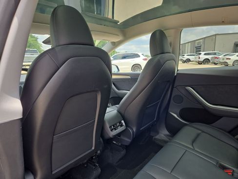 Used 2024 Tesla Model Y Long Range AWD/4WD image 16