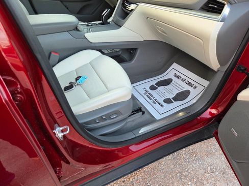 Used 2024 Cadillac XT5 Premium Luxury w/ Technology Package image 17