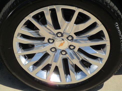 New 2025 Chevrolet Suburban Premier w/ Sun And Tow Package image 12