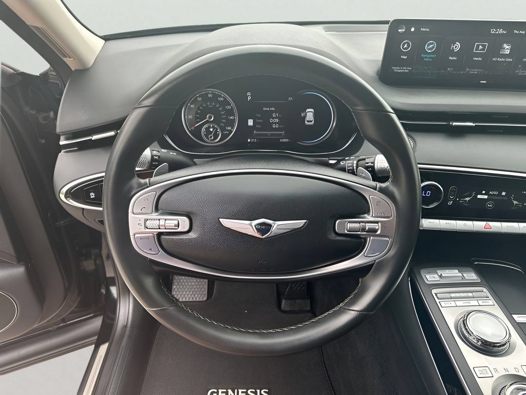 Used 2025 Genesis GV70 2.5T AWD/4WD image 11