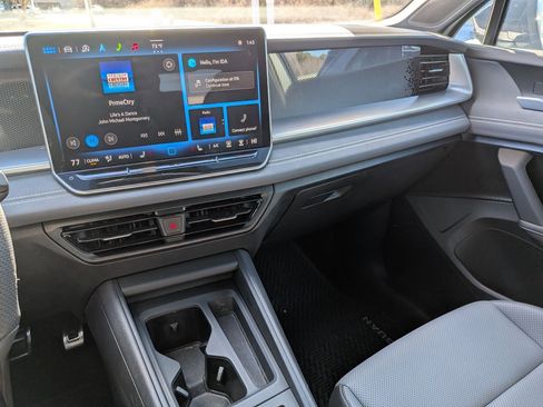 Used 2025 Volkswagen Tiguan SE R-Line image 22