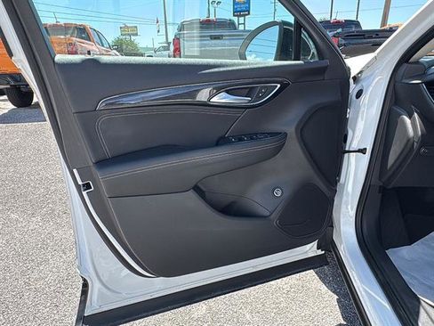 Used 2022 Buick Envision Preferred FWD image 25