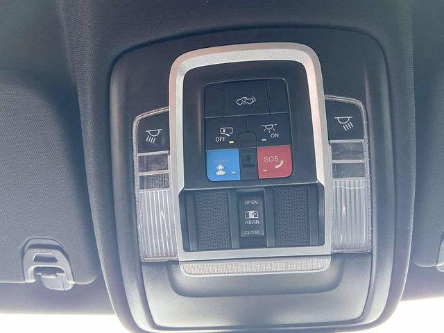 Used 2025 RAM 1500 Laramie w/ Sport Appearance Package AWD/4WD image 27
