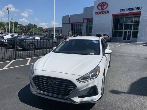Used 2019 Hyundai Sonata SE FWD image 1