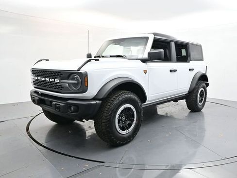 New 2025 Ford Bronco Badlands w/ Sasquatch Package image 3