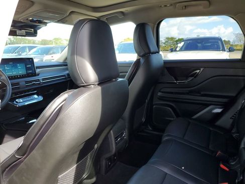 New 2026 Lincoln Corsair Reserve w/ Jet Appearance Package FWD image 10
