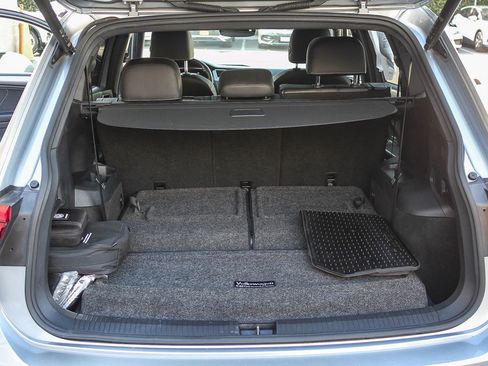 Used 2022 Volkswagen Tiguan SE R-Line image 26