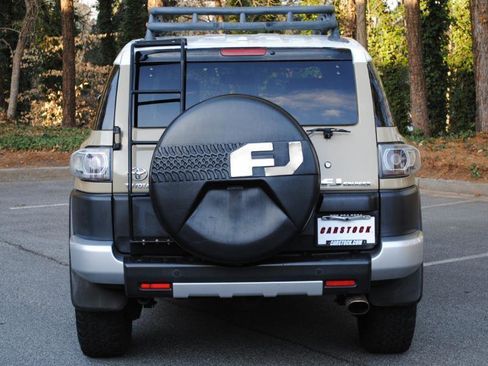 Used 2014 Toyota FJ Cruiser 4WD w/ Upgrade Package image 18