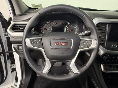 Used 2023 GMC Acadia SLT FWD image 17