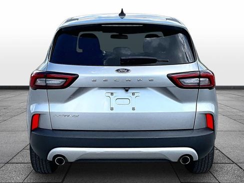 Used 2024 Ford Escape Active w/ Cold Weather Package FWD image 4