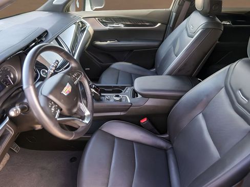 Certified 2025 Cadillac XT6 Premium Luxury image 9