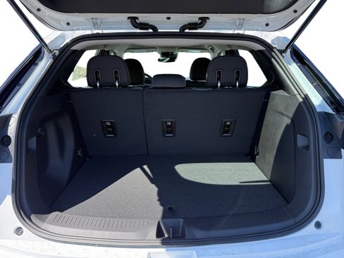 New 2027 Chevrolet Bolt LT w/ Comfort Package FWD image 17
