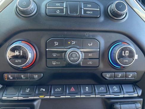 Used 2022 Chevrolet Silverado 2500 High Country w/ Technology Package image 19