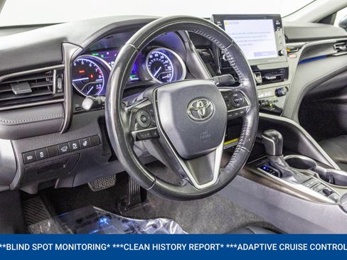 Used 2021 Toyota Camry XLE FWD image 4