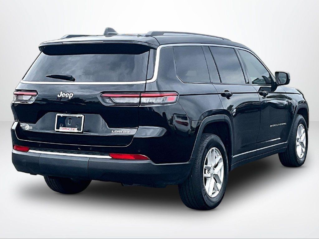 Used 2021 Jeep Grand Cherokee L Laredo w/ Luxury Tech Group I AWD/4WD image 2