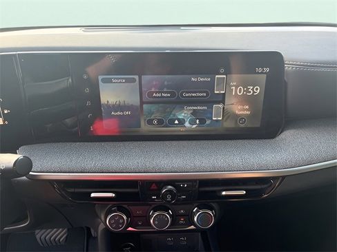 Used 2025 Nissan Kicks SV image 25