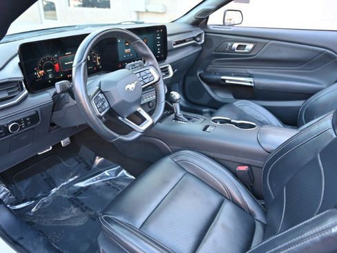 Used 2024 Ford Mustang Premium image 13