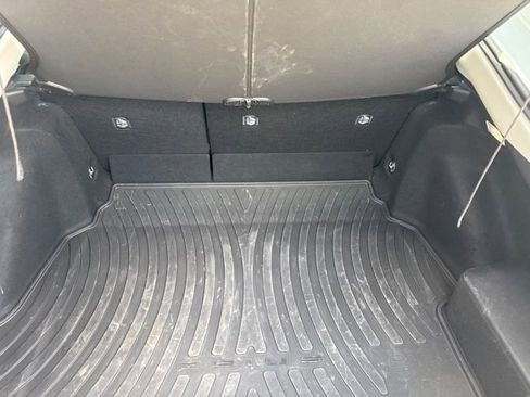 Used 2025 Toyota Prius LE FWD image 31