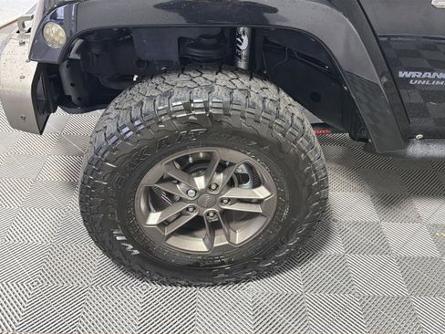 Used 2016 Jeep Wrangler Unlimited Sahara image 12