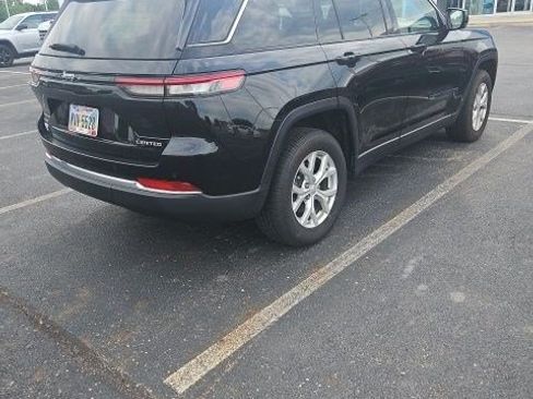 Used 2023 Jeep Grand Cherokee Limited AWD/4WD image 2