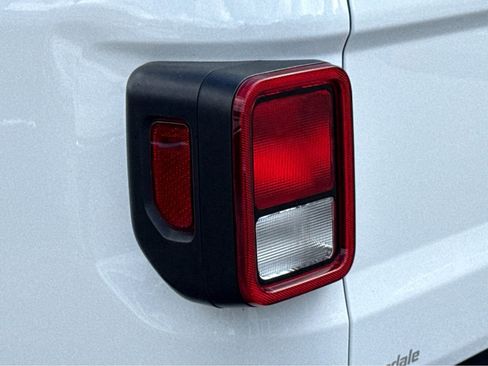 Certified 2022 Jeep Gladiator Willys image 6