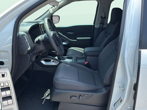 Used 2026 Nissan Frontier SV w/ SV Convenience Package RWD image 10