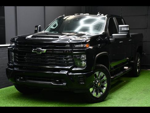 Used 2026 Chevrolet Silverado 2500 Custom w/ Custom Value Package AWD/4WD image 1
