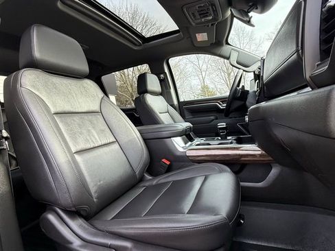 Used 2025 GMC Sierra 1500 Elevation w/ Elevation Premium Package image 19