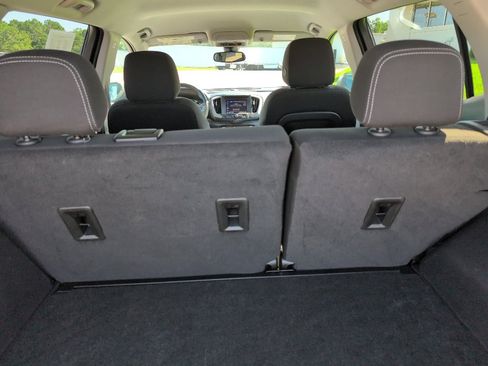 Used 2024 GMC Terrain SLE image 6