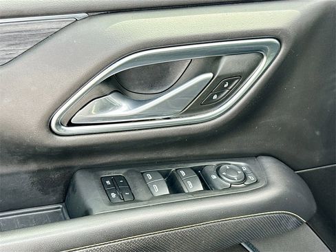 Used 2021 GMC Yukon XL SLT image 19