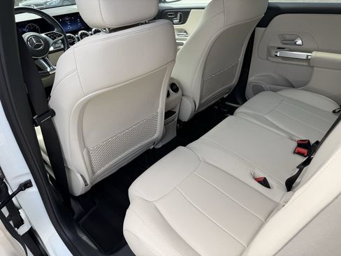 Certified 2025 Mercedes-Benz GLB 250 4MATIC image 11