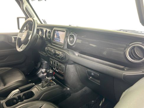 Used 2021 Jeep Wrangler Unlimited Sahara image 27