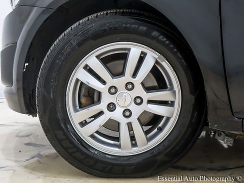 Used 2013 Chevrolet Sonic LT image 12