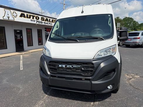 Used 2025 RAM ProMaster 2500 w/ Convenience Group FWD image 4